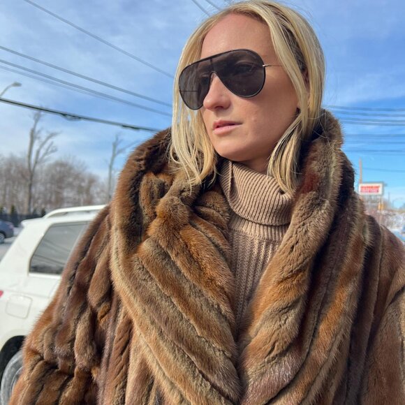 Vintage Fendi Mink Fur in Wild Brown - Picture 3 of 8